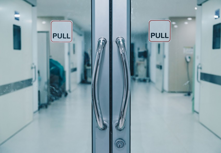 Van, ahol legalább egy évig nem lesz szakrendelés. Egyes esetkben akár 60 kilométert is kell utazni az ellátásért.