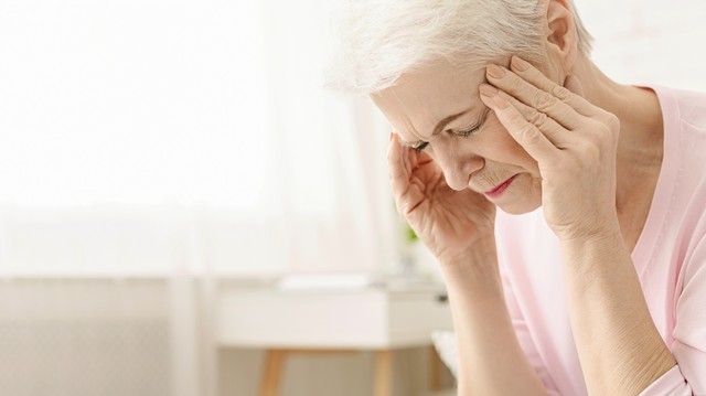 Ingadozó vérnyomás: émelygés, fejfájás, látászavar is utalhat rá