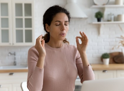 6 légzőgyakorlat, amely valóban segít csökkenteni a stresszt és a szorongást című cikk nyitóképe