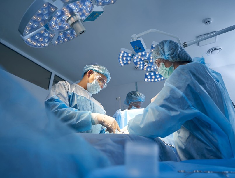 műtéti beavatkozás altatás felébred miért oka