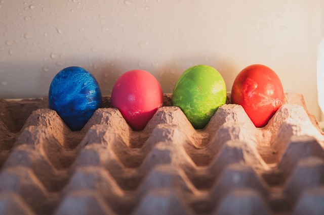 Mennyi ideig áll el a főtt húsvéti tojás a hűtőben?