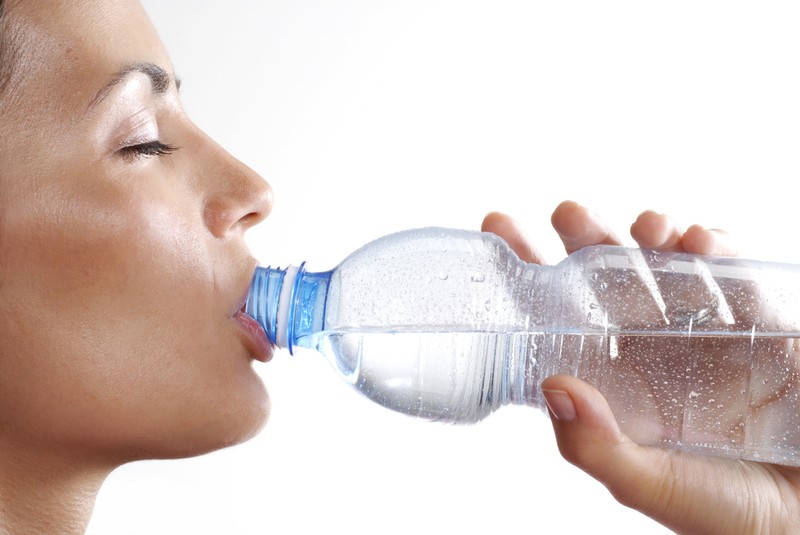 Ha ilyen ásványvizet vett, meg ne igya, fogyasztásra alkalmatlan!