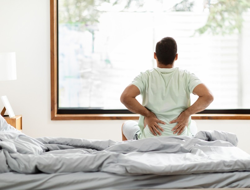 derékfájás derékfájdalom oka, tünetei