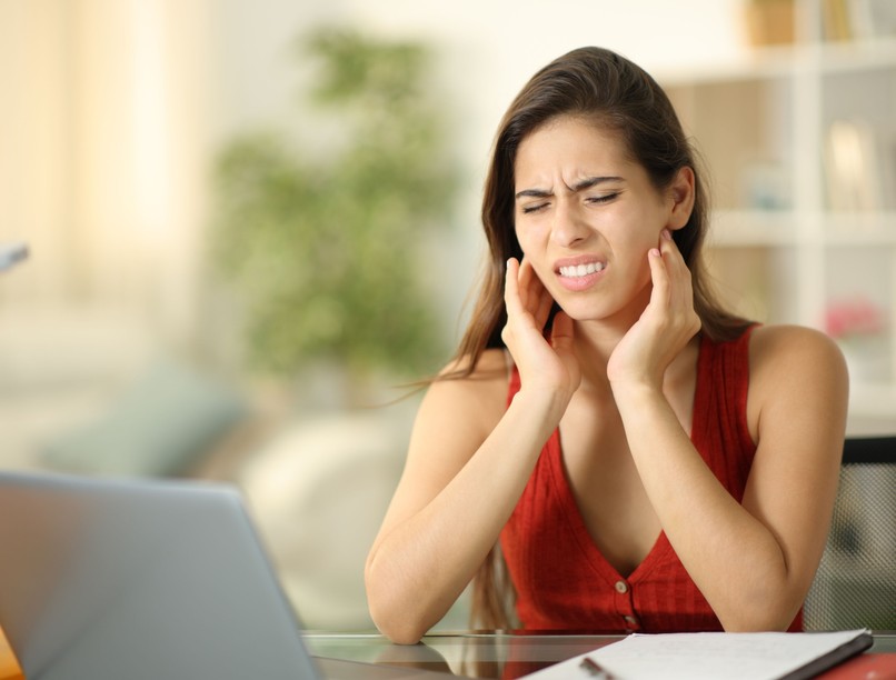 állkapocs terhelés fejfájás ízület rágás