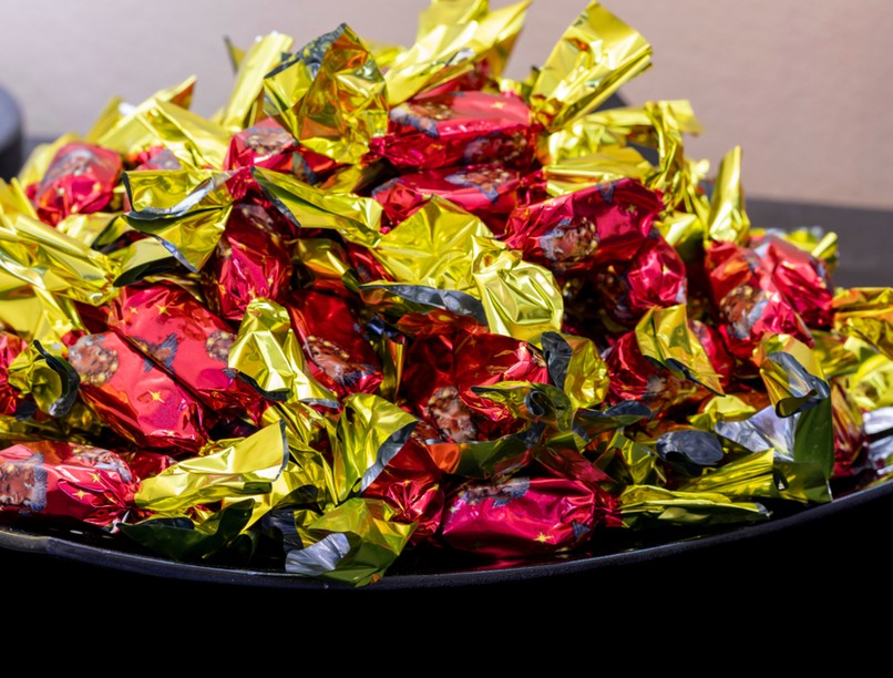 szaloncukor, magyar vöröskereszt