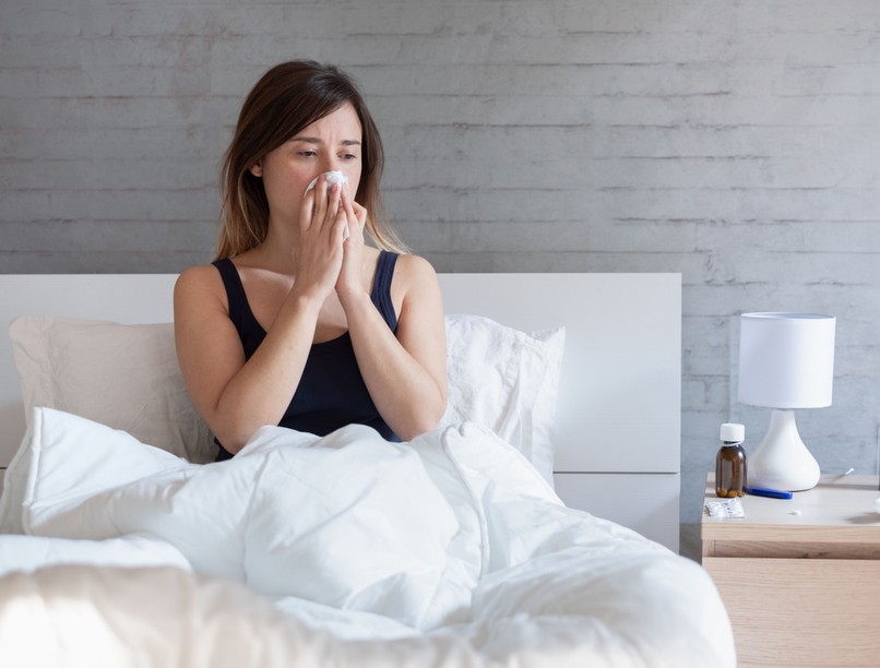 allergia alvás pollenszezon pollen parlagfű