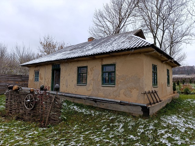 Vádat emeltek egy férfi ellen, aki magára hagyta idős édesanyját – a nő a fűtetlen házban kihűlt