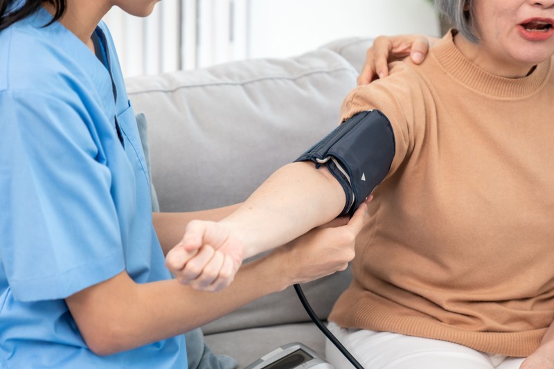 Így változhat a menopauza után a nők vérnyomása