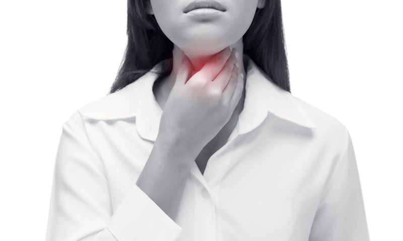 Torokfájás: ilyen, amikor nem megfázás, hanem reflux okozza