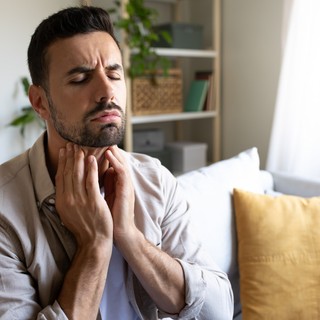 Nyeléskor kattog, ropog a gégém, mi okozhatja? Az orvos válaszol című cikk nyitóképe