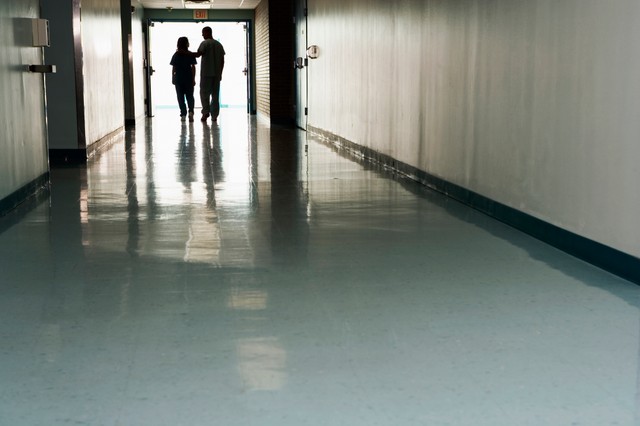 Ez az orvos megnézi az elhunyt betegek Facebook-profilját, mielőtt közli a családdal a szomorú hírt