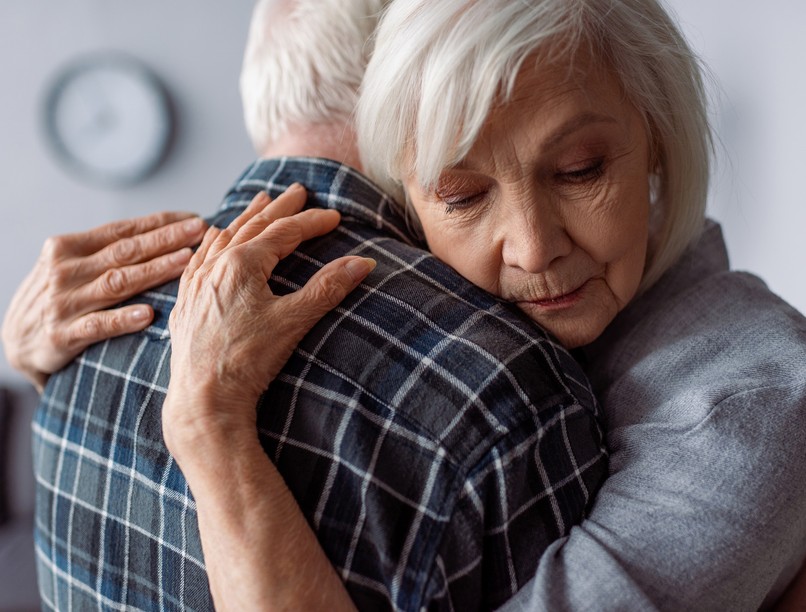 demencia korai tünet elesés bámulás hazugság