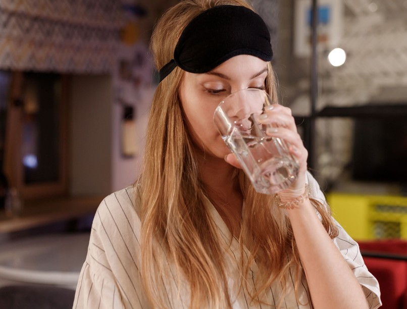 színes este vizet inni hatás