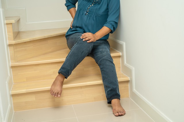 Nehezen megy a lépcsőzés, és közben a csípője is fáj? Erre figyelmezteti a teste