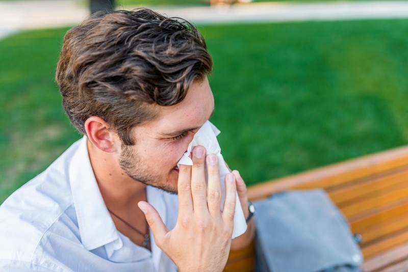 Parlagfű allergia kínozza? A szakorvos elmondja mit tehet, ha belobbant az allergiája
