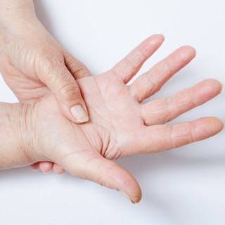 Görbék az ujjai? Ha ilyenek, a szervezete önmagát pusztíthatja című cikk nyitóképe