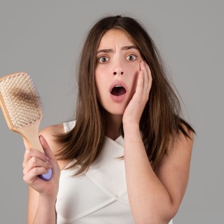 Ha most több hajszál marad a fésűjében, ezt jó, ha tudja! című cikk nyitóképe