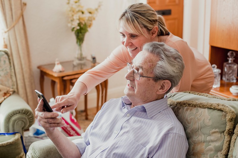 Kütyük 60 év felett: mobilt, okosórát vagy tabletet válasszunk?