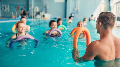 Semmi jóga, semmi Pilates: kiderült, melyik mozgás a legjobb 40 év felett című cikk nyitóképe