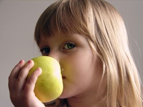 Korábban serdülnek a lányok