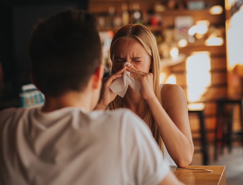 nátha, koronavírus, covid, tüsszögés