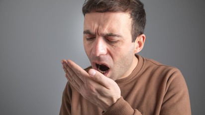 Makacs, rossz lehelettel küzd? Ezek az apró „kövek” is tönkretehetik a leheletét című cikk nyitóképe