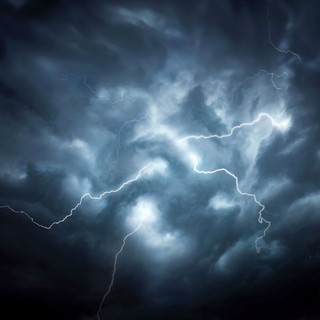 Súlyos asztmás roham nagy vihar miatt? Igen, lehetséges! című cikk nyitóképe