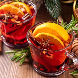 Mi történik, ha rozmaringot főzünk össze naranccsal? Meglepően sokféle jótékony hatást tulajdonítanak ennek az erős főzetnek című cikk nyitóképe