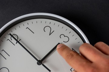 Mikor lesz 2025-ben az őszi óraátállítás? 5 tipp, amivel felkészítheti rá a szervezetét