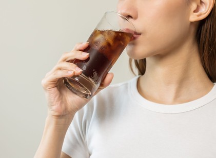 Mi zajlik a szervezetében, miután kólát iszik? Ezért kongatják a vészharangot az orvosok! című cikk nyitóképe