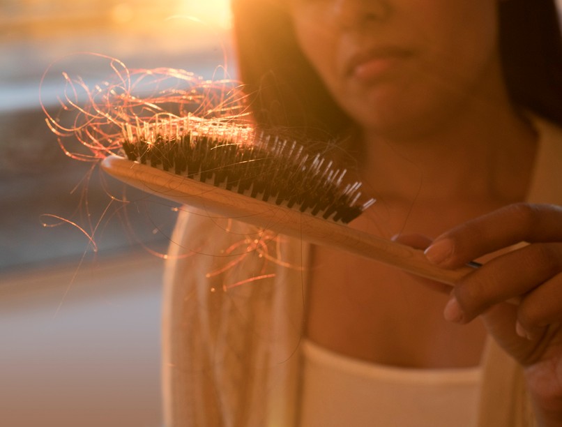 hajhullás oka jele gyulladás hormon autoimmun betegség tünete 