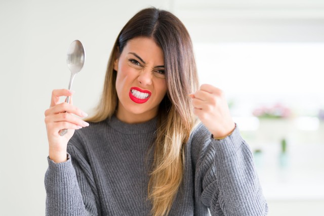 A perimenopauza dühös, őrült anyává változtatta – "Nem vicc, a gyerekeim kikerültek, és végül elváltam"