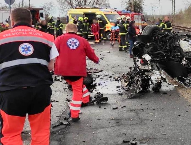 omsz, mentők, mentősök, rajka, baleset