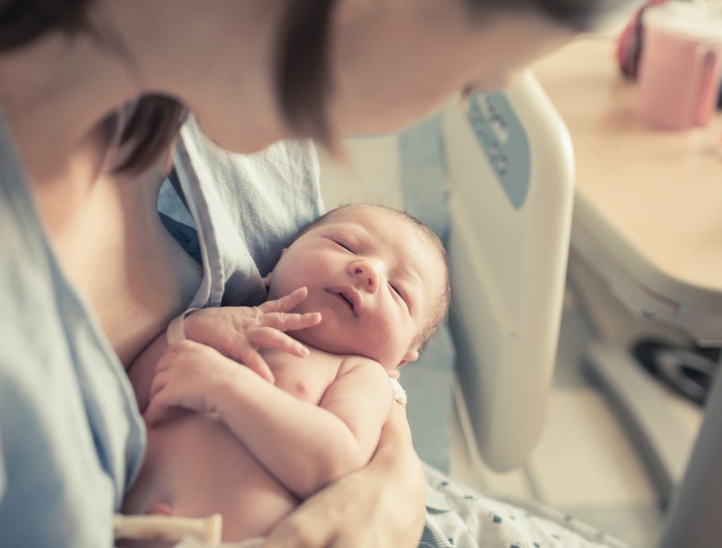 baba, szülstés, terhesség, sírás