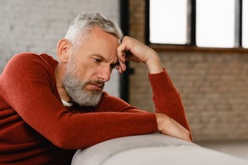 A Covid-19 olyan gyulladást okoz az agyban, mint a Parkinson-kór