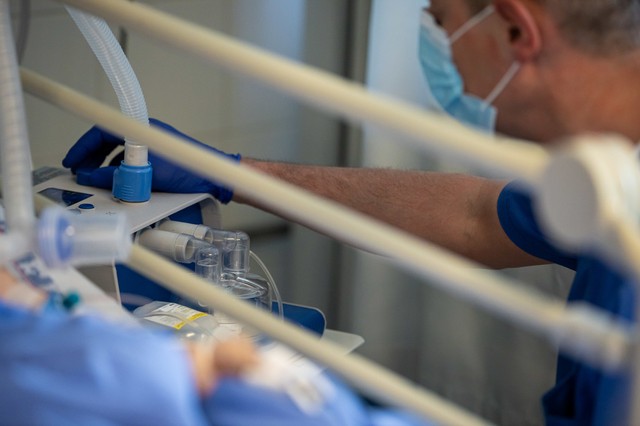 A Mol-tól kapott légzéstámogató eszközöket a Semmelweis Egyetem