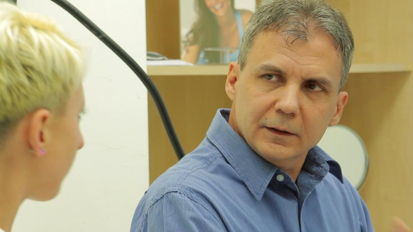 Dr. Molnár Béla Ákos, a Dr. Rose Budapest Plasztikai Intézet plasztikai sebésze