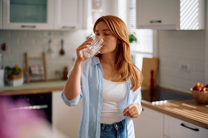 Nem citrom, nem gyömbér – egyre többen teszik ezt a reggeli italukba