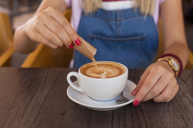 Melyik édesítőszer a legjobb? Ezek ajánlottak cukor helyett a kávéba, de akár sütéshez is