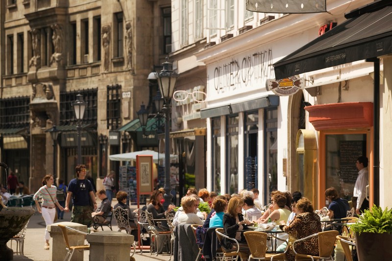 Koronavírus: kiszámolták, mikorra érhetjük el a nyájimmunitást