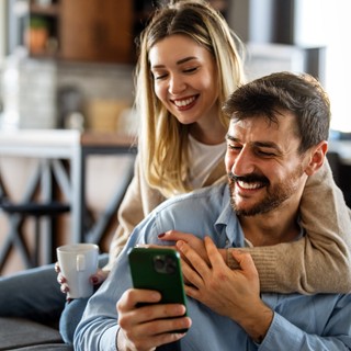 Az alacsony önértékelés impulzív vásárláshoz vezethet című cikk nyitóképe