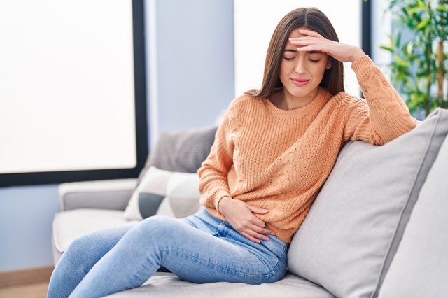 Vérrögök a májban: teltségérzet, puffadás és hányinger is jelezheti