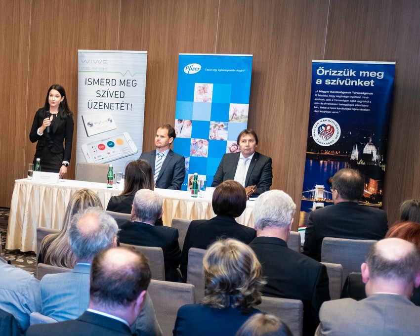 Pajtók Marina, a Sanatmetal Diagnosztika Divízió Igazgatója, dr Vereckei Péter, a Pfizer vállalat ügyvezetője és Dr Csanádi Zoltán, a Magyar Kardiológusok Társaságának elnöke