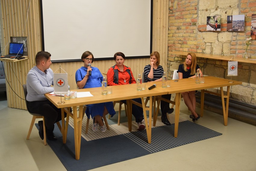 A Magyar Vöröskereszt átfogó program keretében segít enyhíteni a menstruációs szegénység miatti szorongást