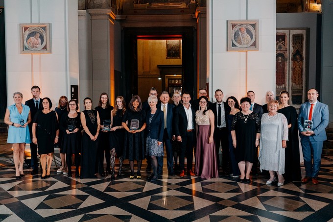 Egészségért Díj: szülőszobai eseménynapló, gyógyító kert és traumatudatos felnőttképzési rendszer is van a nyertesek között című cikk nyitóképe