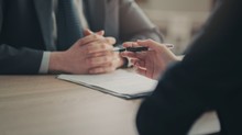 Nagy változás jön a fizetéseknél: a dolgozók is megtudhatják, mi alapján keresnek annyit, amennyit című cikk nyitóképe