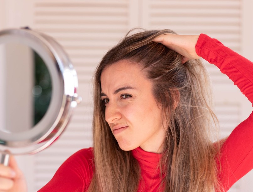 haj, őszi hajhullás, oka jele korpásodás tünete