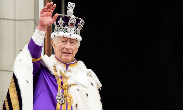Így törte meg III. Károly az évszázados királyi hagyományokat, mikor nyilvánosságra hozta rákdiagnózisát