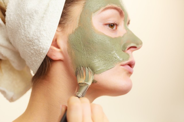 Tengeri zöld agyag: ilyen hatással van a bőrre