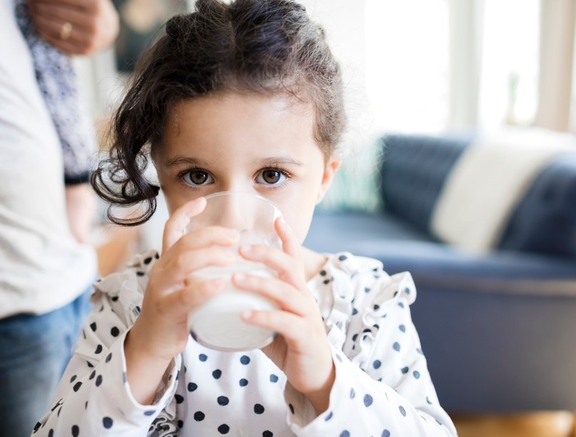 tej, gyerek, növényi tej, tejivás